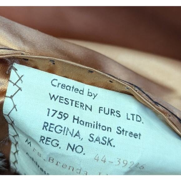 Vintage Real Red Fox Fur Jacket – Western Furs Canada – Size Medium - Picture 9 of 9